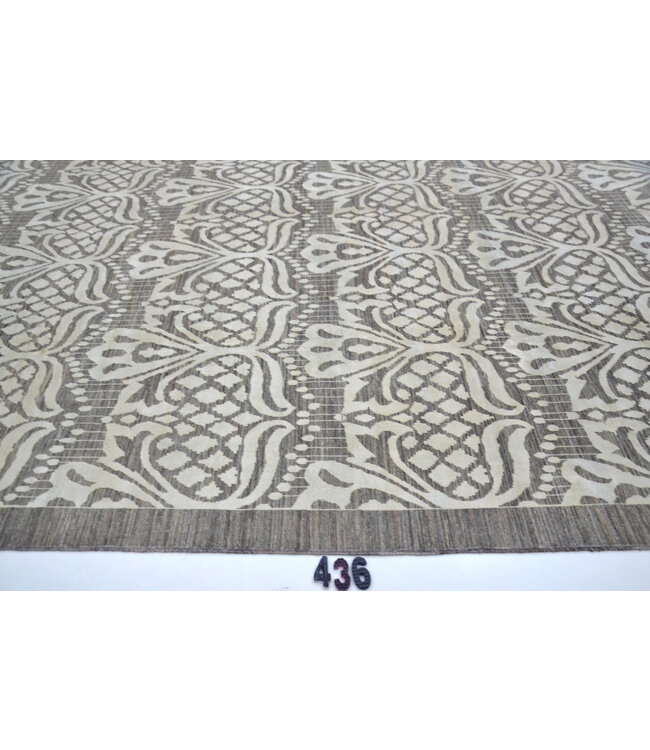 Gray, Pattern: Gabbeh, Dimensions: 409 x 301 cm