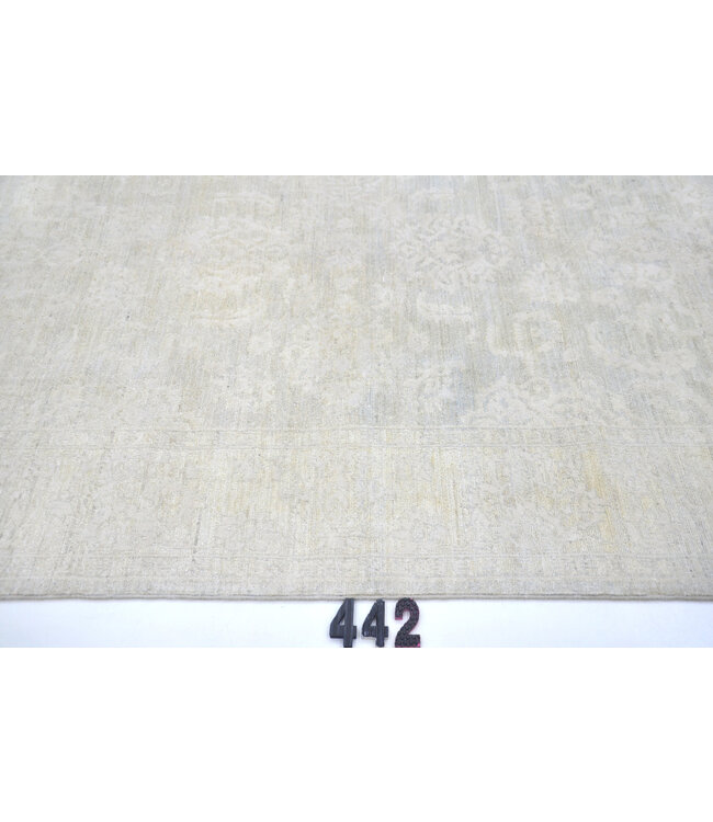 Cream, Pattern: Vintage, Dimensions: 234 x 157 cm