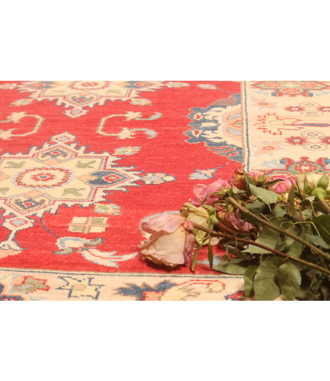 138x105cm Handgeknüpfter Woll Kazak Teppich – Authentischer Orientalischer Teppich, Traditionelles Tribal Design, Hochwertiger Handgefertigter Wollteppich