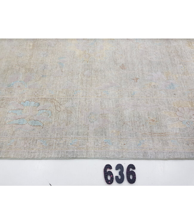 Vintage Hand Knotted Rug - Ziegler Pattern - 296 x 195 cm - Beige with Blue and Pink Accents