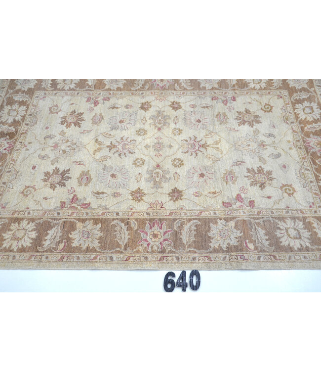 Vintage Hand Knotted Rug - Ziegler Pattern - 167 x 122 cm - Beige and Brown Accents