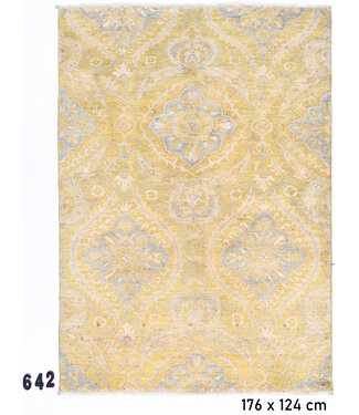 Vintage Handgeknoopt Tapijt - Kazak Patroon - 176 x 124 cm - Geel en Blauwe Accenten Vintage Handgeknoopt Tapijt - Kazak Patroon - 176 x 124 cm - Geel en Blauwe Accenten