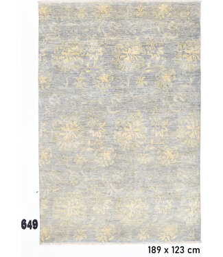 Vintage Handgeknüpfter Teppich - Grau mit Gelben Akzenten - 189 x 123 cm - Antikes Blumenmuster Vintage Handgeknüpfter Teppich - Grau mit Gelben Akzenten - 189 x 123 cm - Antikes Blumenmuster