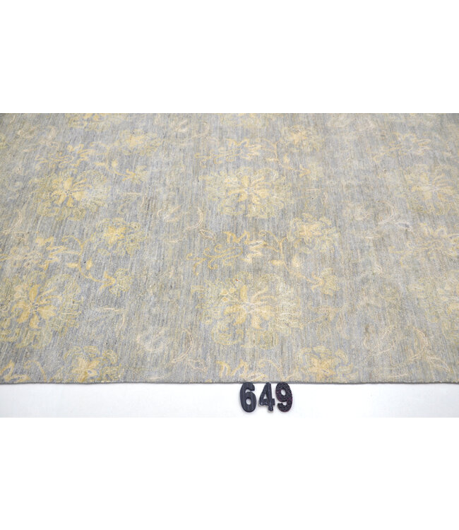 Vintage Hand Knotted Rug - Gray with Yellow Accents - 189 x 123 cm - Antique Floral Design