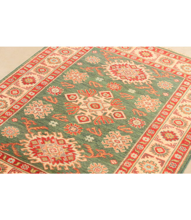 139x87cm Handgeknüpfter Woll Kazak Teppich – Authentischer Orientalischer Teppich, Traditionelles Tribal Design, Hochwertiger Handgefertigter Wollteppich
