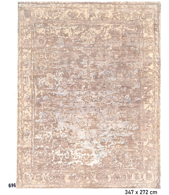Vintage Beige Hand-Knotted Wool Rug, 347 x 272 cm, Antique Floral Pattern