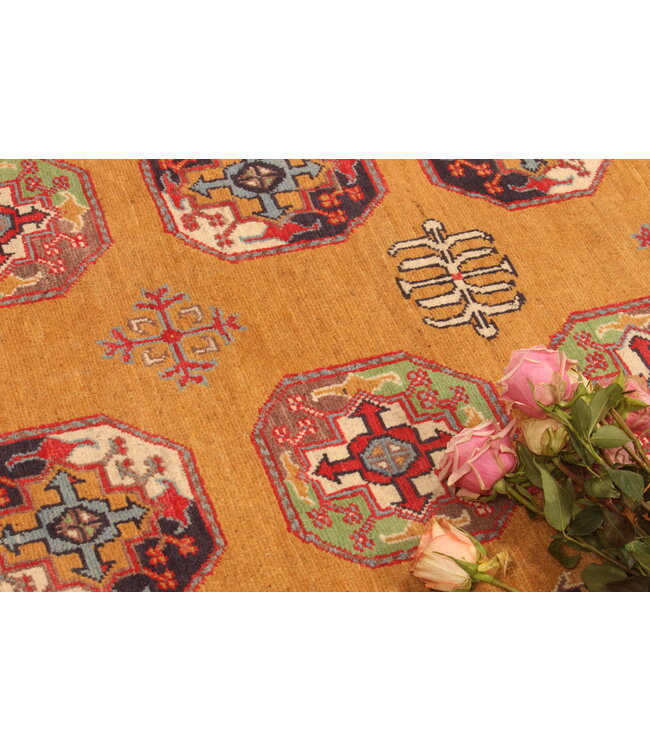 141x97cm Hand-Knotted Wool Kazak Rug – Authentic Oriental Carpet, Traditional Tribal Design, High-Quality Handmade Wool Rug