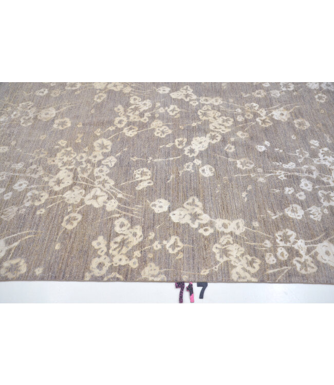 Grey-Cream Modern 232 x 190 cm – Hand-Knotted Wool Rug with Floral Pattern