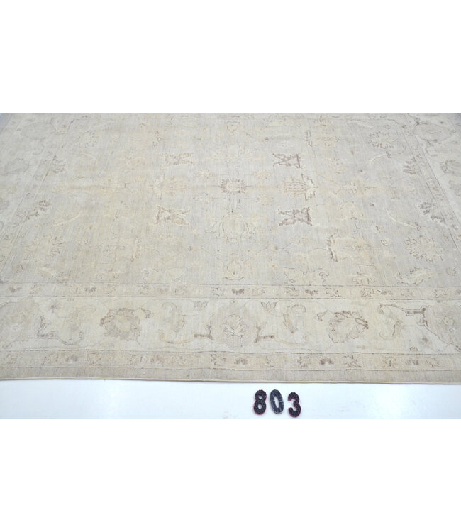 Vintage, Beige and Gray, 251 x 192 cm – Hand-Knotted Wool Rug with Classic Pattern
