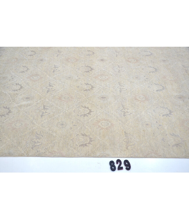 Rustic Lattice Rug – Hand-Knotted – 246 x 243 cm