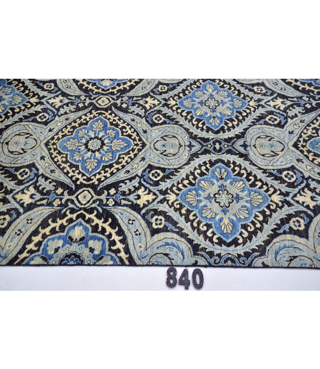 Oriental Wool Rug Black-Blue – 168 x 121 cm – Hand-knotted Medallion Design