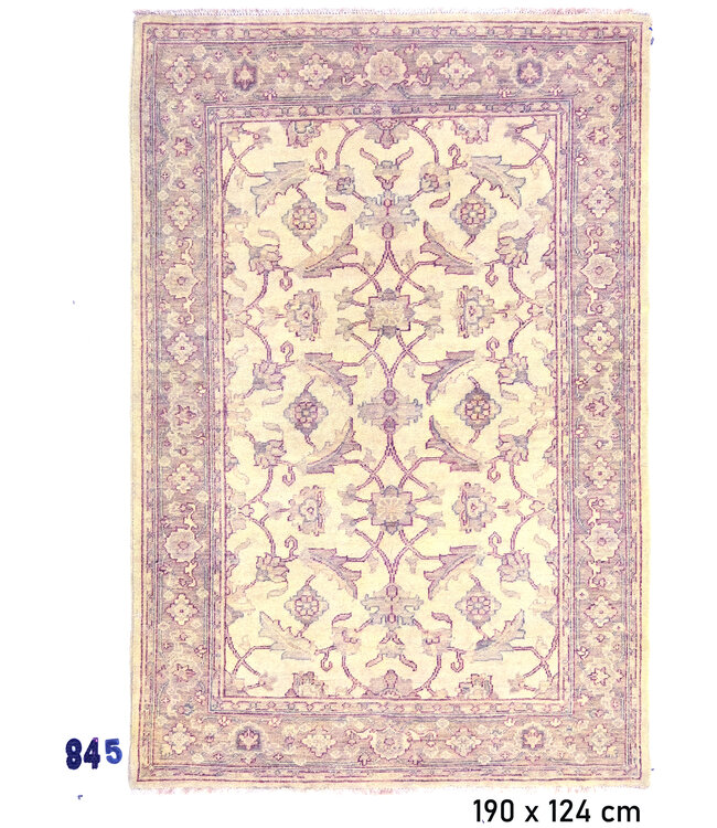 Vintage Wool Hand-Knotted Rug in Light Yellow – 190 x 124 cm