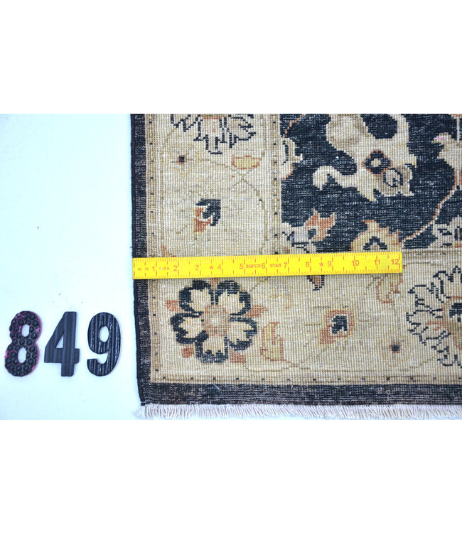 Ziegler Wool Hand-Knotted Rug in Black and Beige – 359 x 076 cm