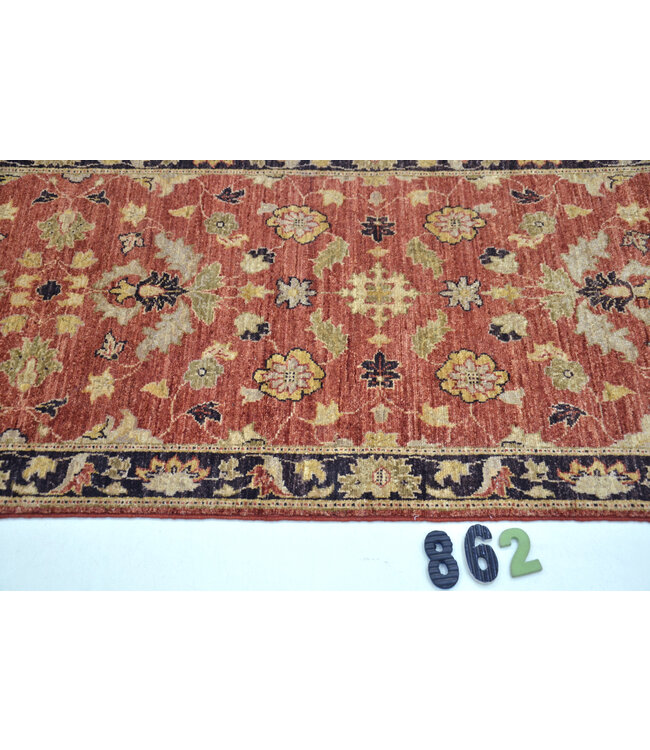 Vintage Handgeknoopte Wol Tapijt - Rood met Bloemenmotieven, 241x073 cm