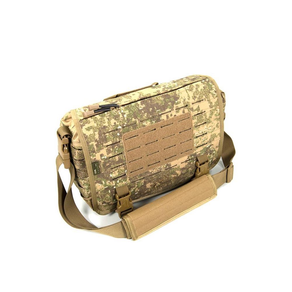 Small Messenger Bag (PenCott Badlands) - Airsoftshop Europe