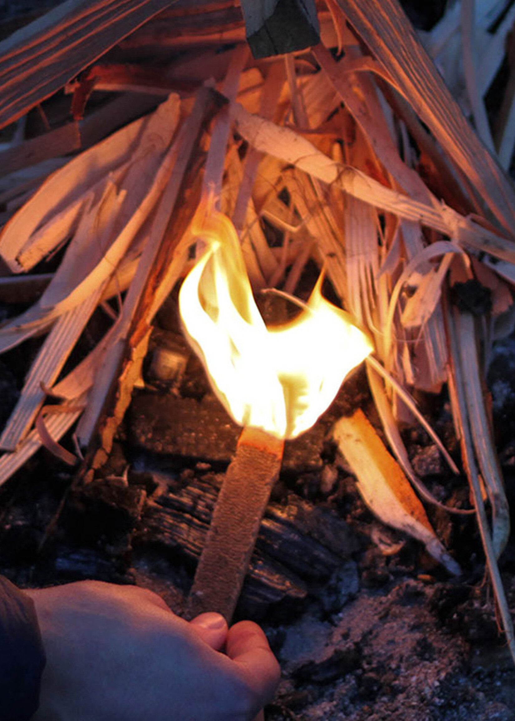 UCO Behemoth Stormproof Sweetfire Firestarter (3Pcs)