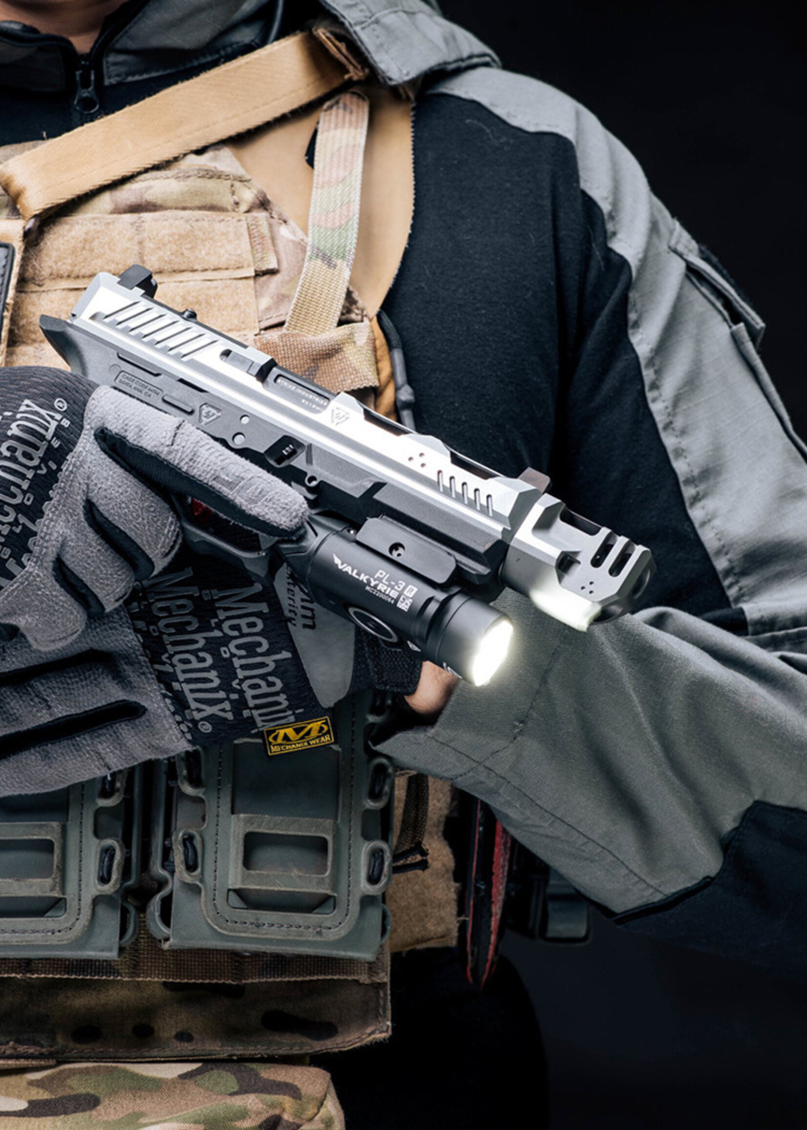 Olight VALKYRIE PL-3R (Black)