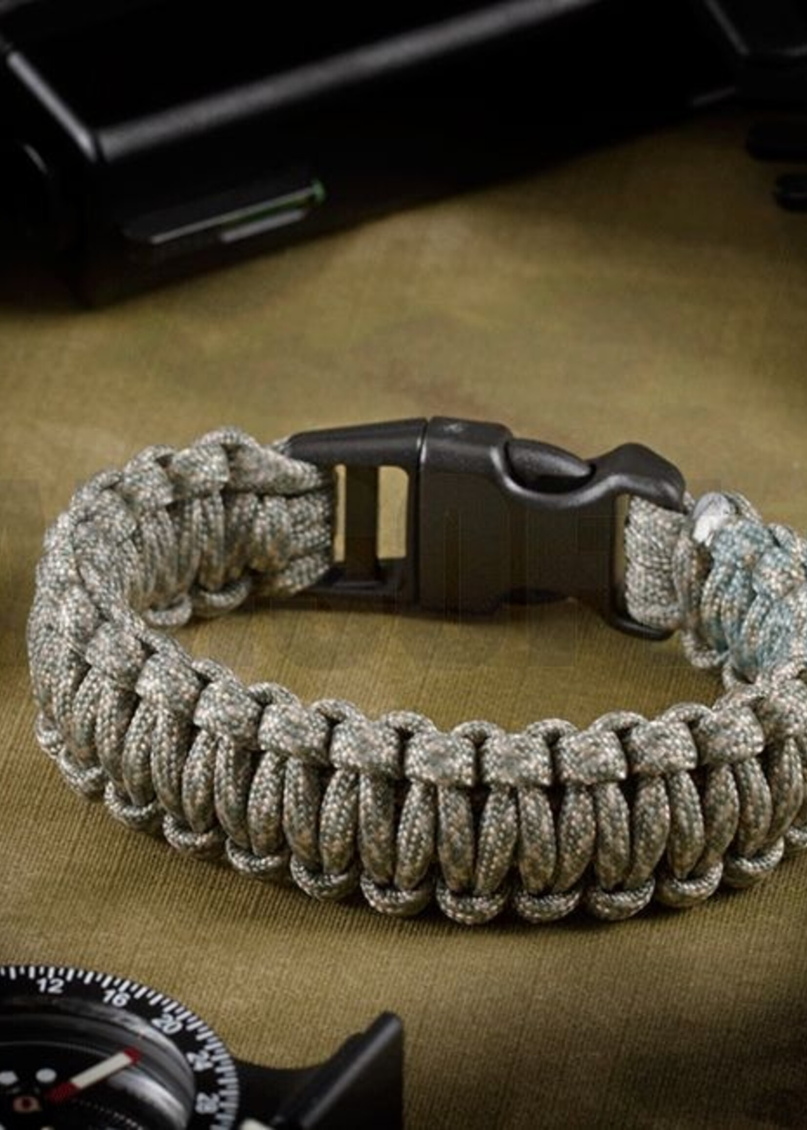 Invader Gear Paracord Bracelet (ACU Camo)