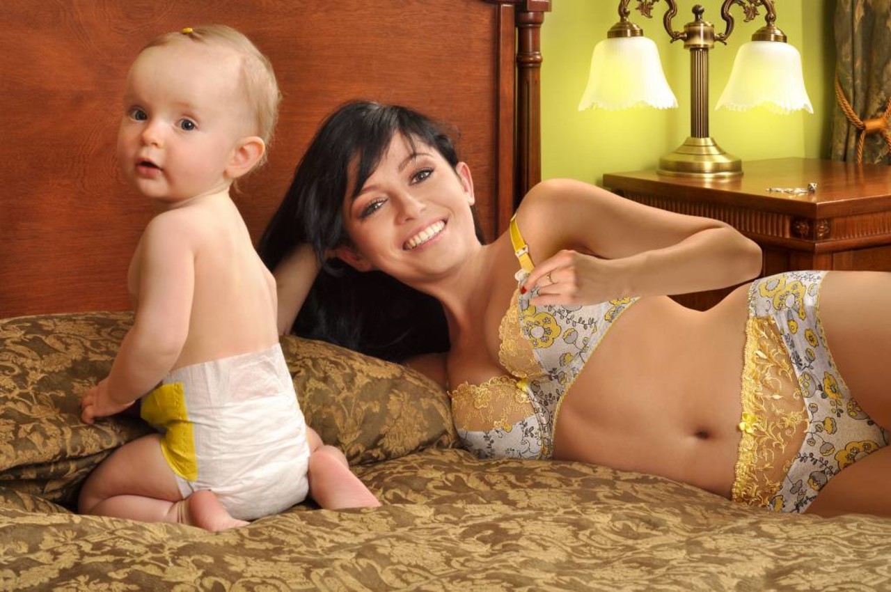 Benefit Mama Mila met beugel Benefit Mama Mila met beugel