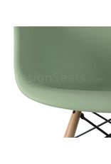 DAW Eames Design Chair Pastelgreen