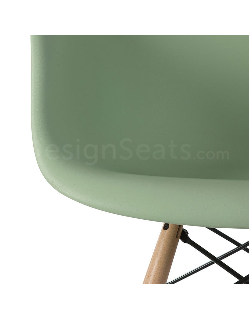 DAW Eames Design Chair Pastelgreen