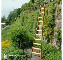 Houten plukladder (driepootladder, fruitladder, of snoeiladder)