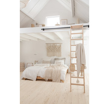 Ruimtebesparende zoldertrap beuken