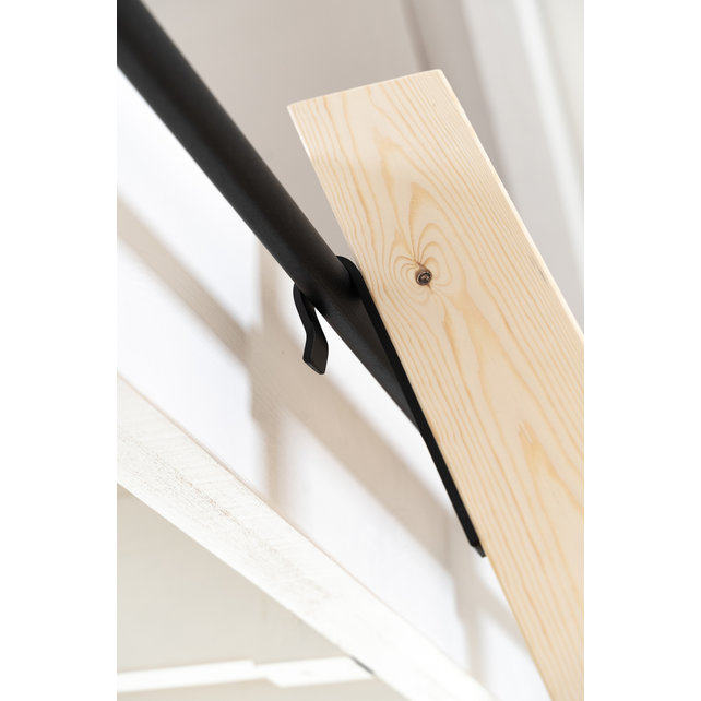 Houten zoldertrap grenen (meubelmakerstrap)