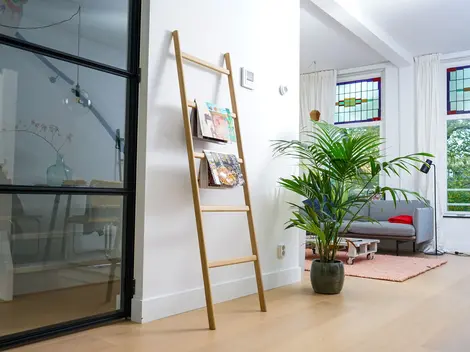 10 creatieve manieren om een houten decoratieladder in je interieur te gebruiken