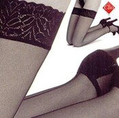 Clio Fine Mesh Stay Ups met naad en breed kanten boord