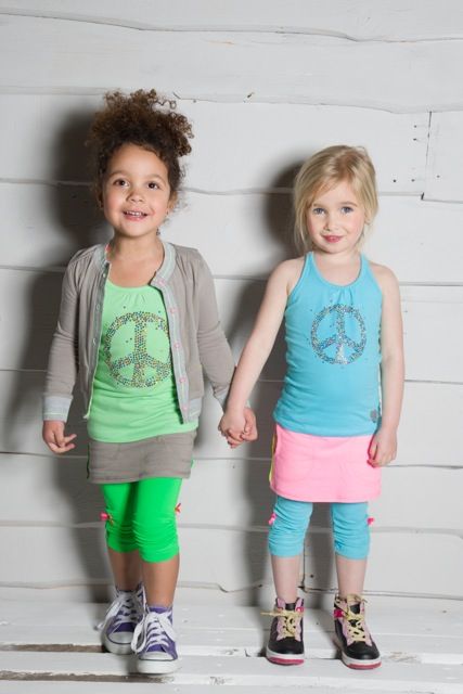 Kidz-Art kleurrijke meisjeskleding outlet X-top peace aqua
