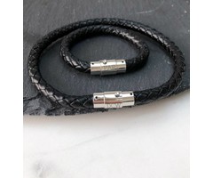 Atelier Albertine Vader-Zoon zwarte leren armband  met gravure