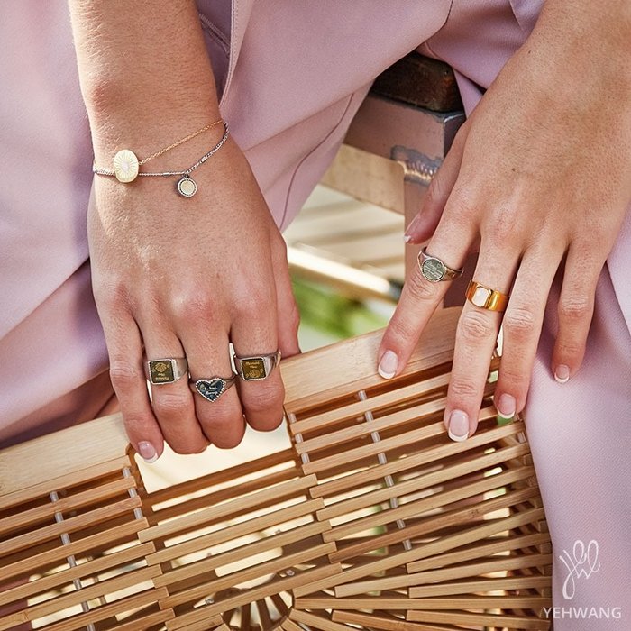 Yehwang Dutch Design stoere stainless steel zegelring Be Kind