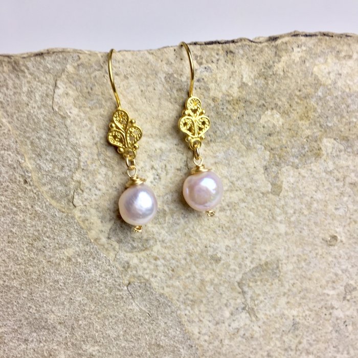 Atelier Albertine Vermeil gouden parel oorbellen filigrain