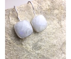 Atelier Albertine Sterling zilveren oorbellen Maansteen square