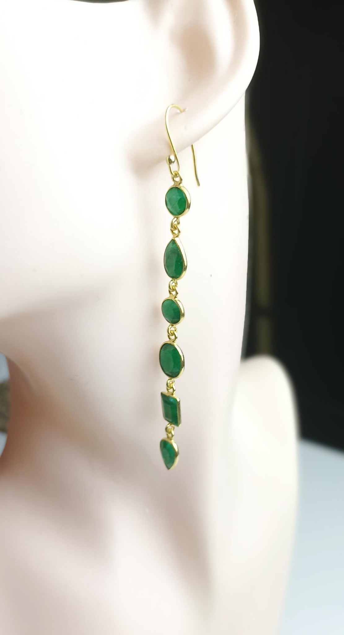 Atelier Albertine 925 vergulde oorbellen met smaragd groene edelstenen