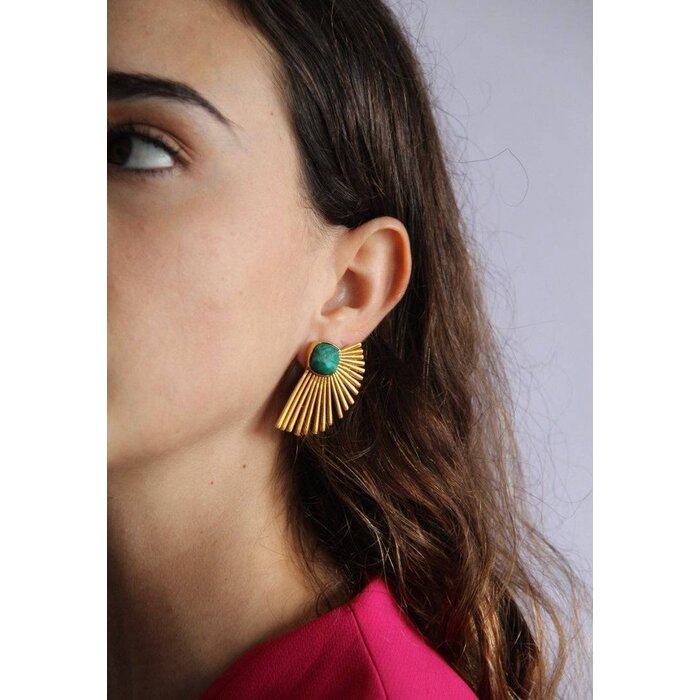 Atelier Albertine 18k vergulde waaier oorbellen met labradoriet