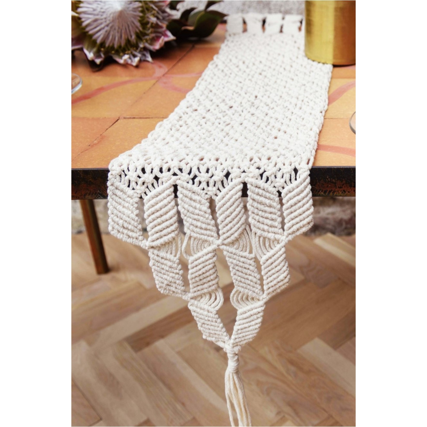 DMC Nova Vita 4 009 Geel