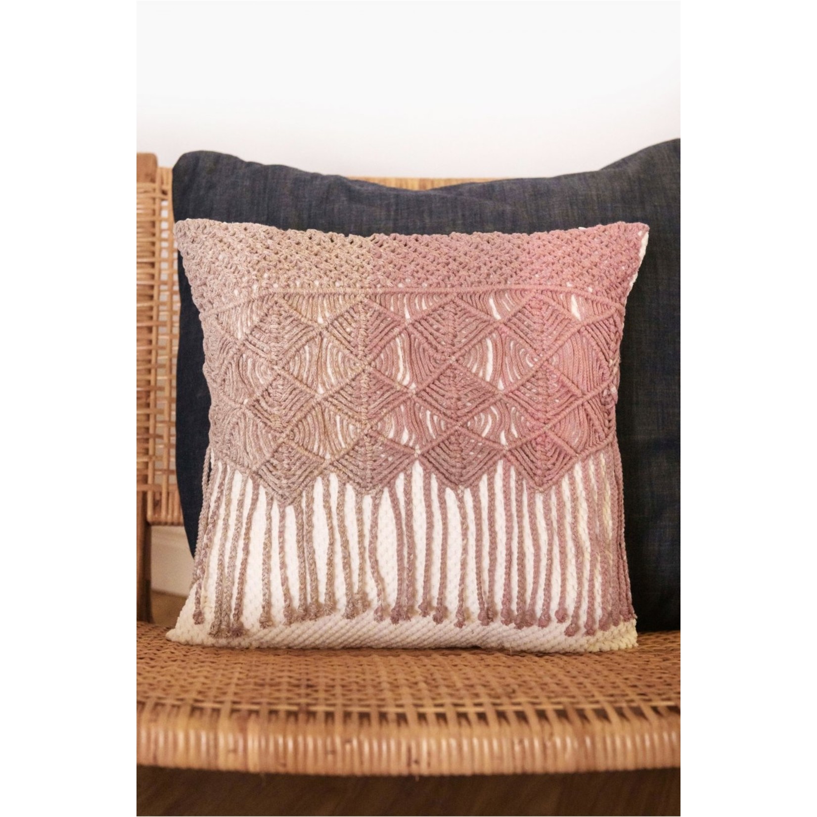 DMC Nova Vita 4 72 Zwart