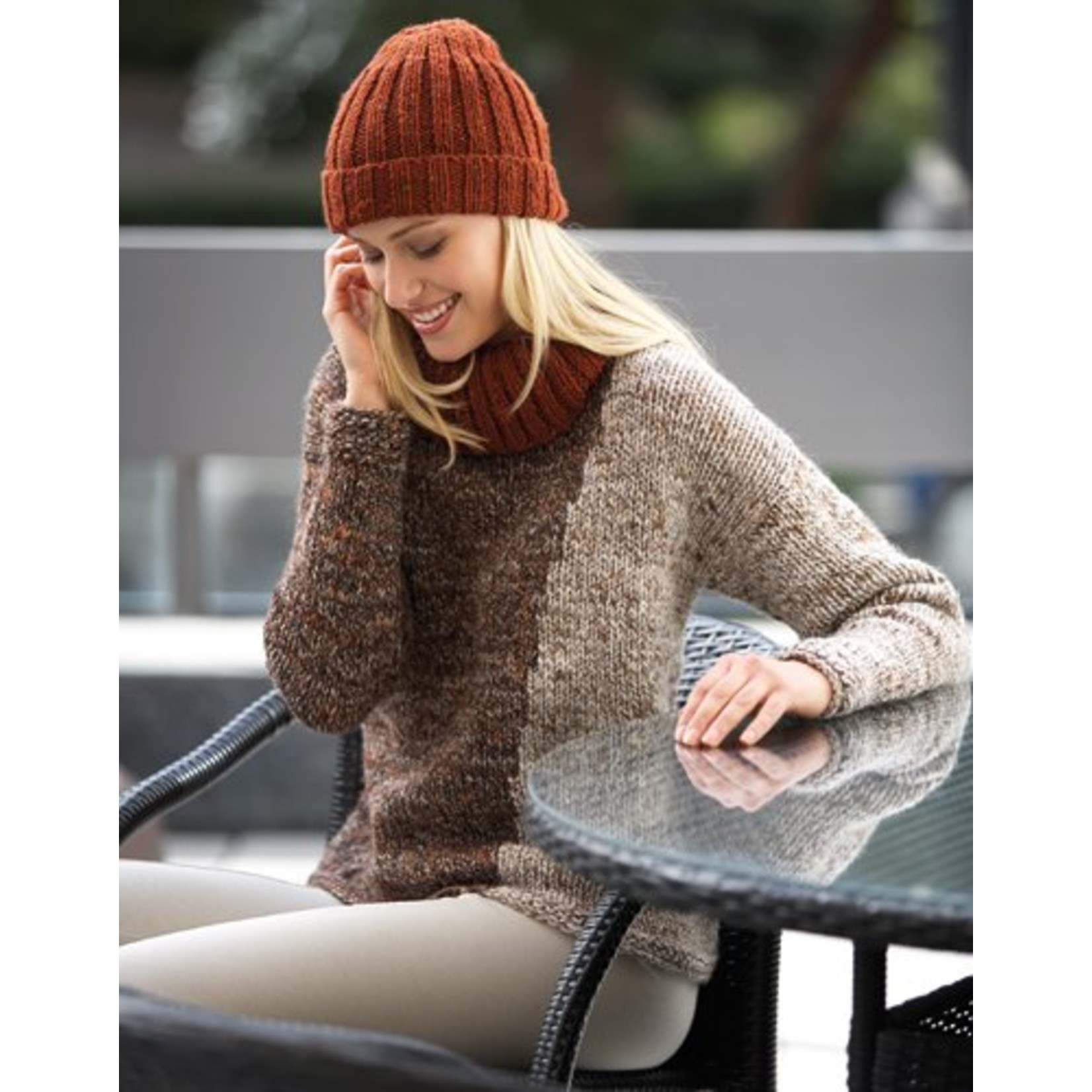 Katia Patroon Muts in Katia Merino Tweed