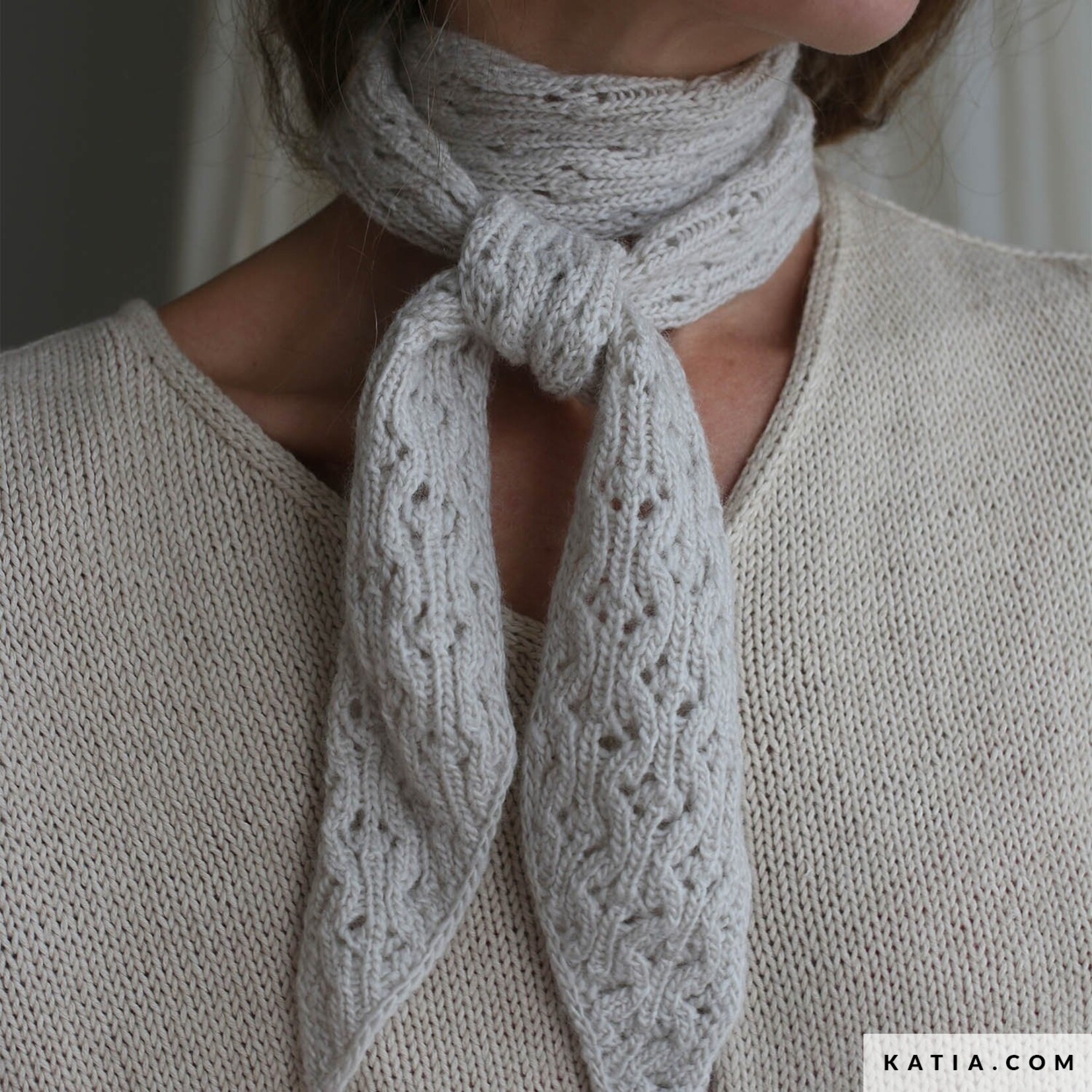 Scheepjes Gratis Breipatroon Noisette Shawlette van @trusthemojo