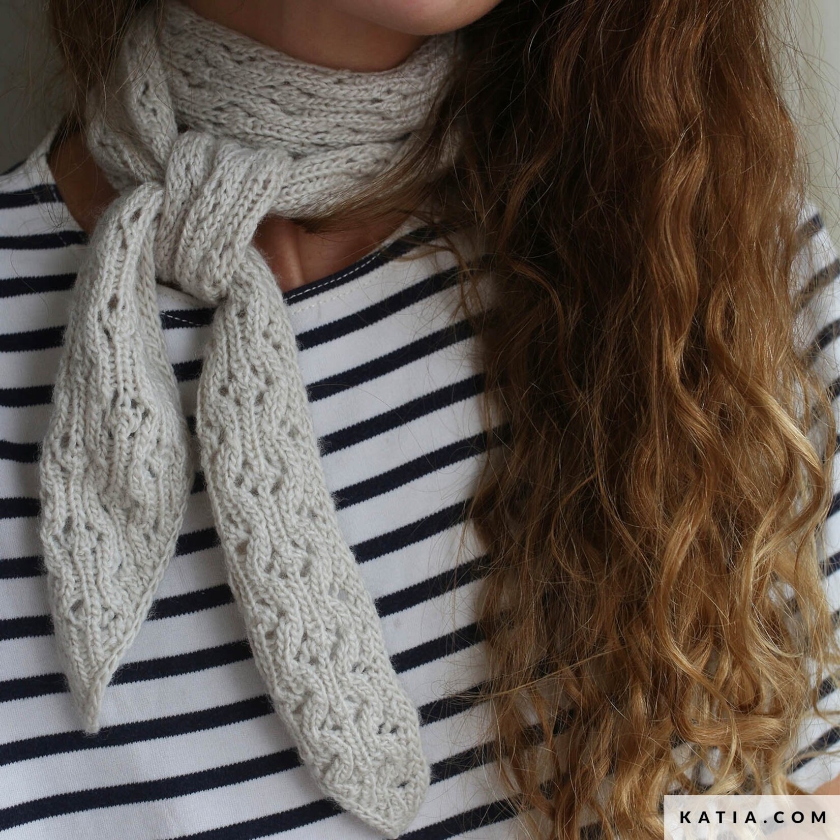 Scheepjes Gratis Breipatroon Noisette Shawlette van @trusthemojo