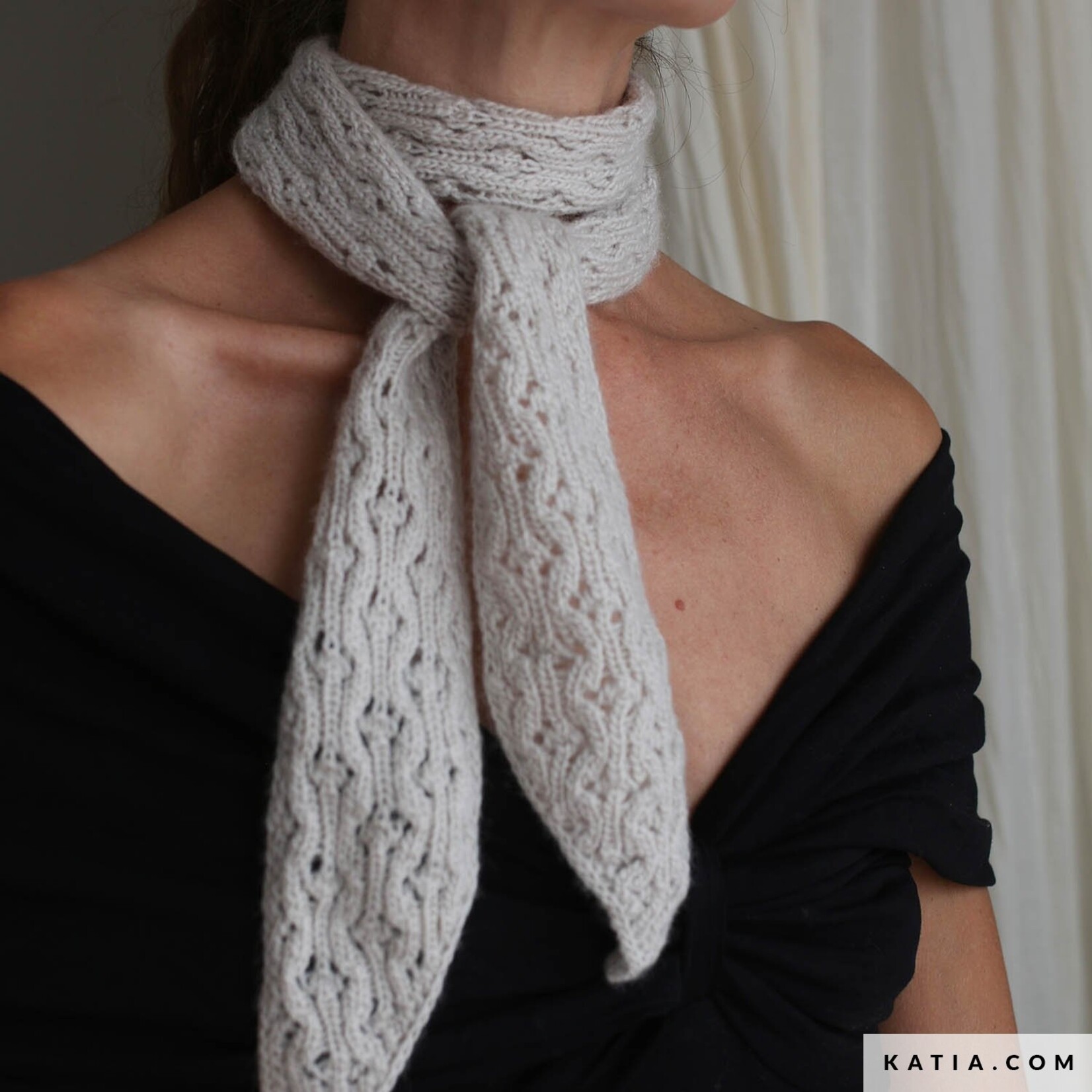 Scheepjes Gratis Breipatroon Noisette Shawlette van @trusthemojo