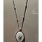 GO-DUTCH LABEL Go Dutch Label Edelstahl Halskette kurz mit ovalem Anhänger mit Naturstein Silberfarben mit einem kleinen Naturstein