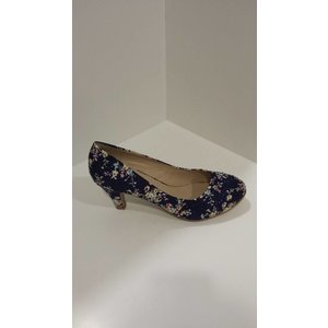 CHC-shoes Blauwe pump met bloemen