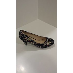 CHC-shoes Zwarte pump met bloemen