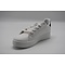 Witte sneaker met zwarte accenten