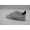 Witte sneaker met zwarte accenten