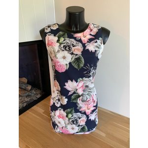 Donkerblauw kleedje met bloemen S-XL