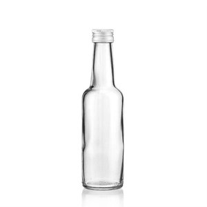 Glazen fles rechte hals 250ml gevuld met scrubzout